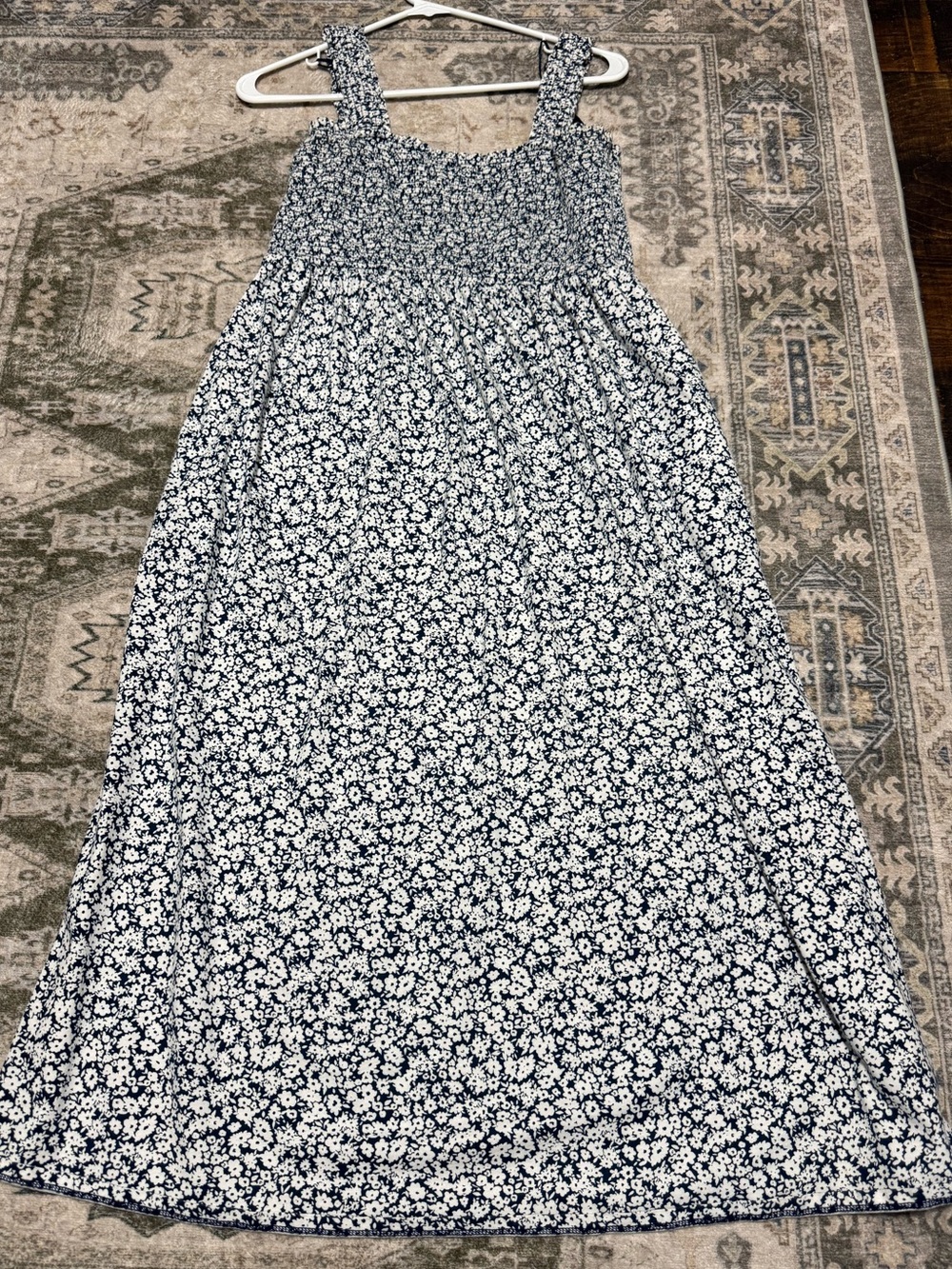 Old Navy Blue & White Floral Smocked Midi Sundress w/Pockets!